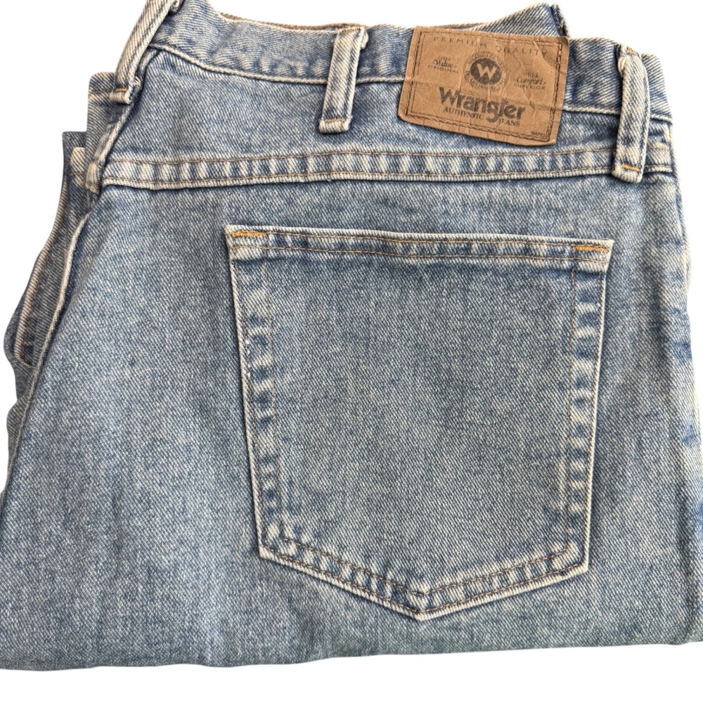 Wrangler‎ Mens Relaxed Fit Light Wash Denim Jeans 38x29
